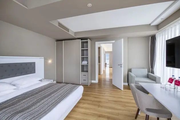 Panorama Family Suite with Sea View.