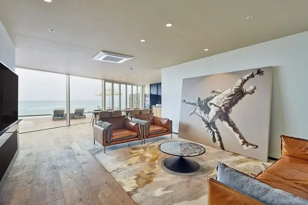 Penthouse Alliance Pool Villa