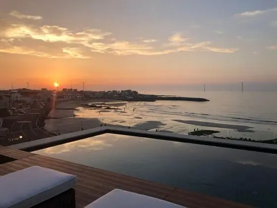 Penthouse Alliance Pool Villa