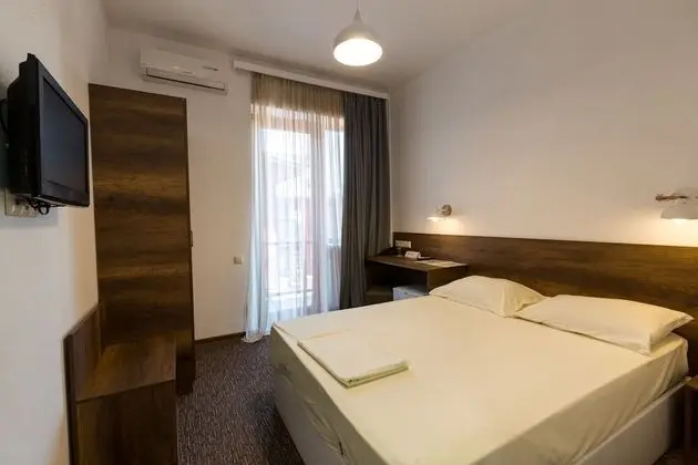 Standard Tek Büyük Yataklı Oda, 1 Çift Kişilik Yatak, Balkon, Şehir Manzaralı