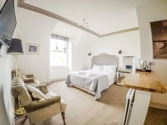 Comfort Tek Büyük Yataklı Oda