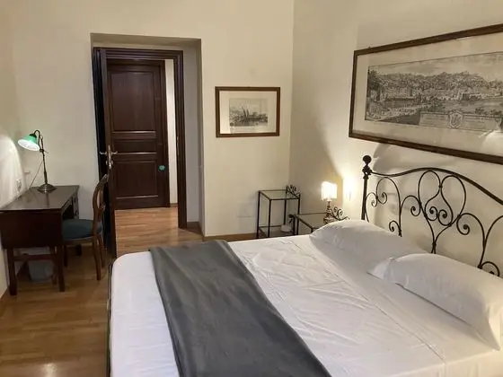 Standard Tek Büyük Yataklı Oda