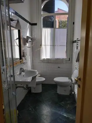 Standard Tek Büyük Yataklı Oda, Kanal Manzaralı