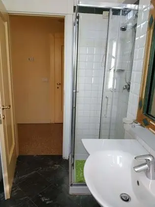 Standard Tek Büyük Yataklı Oda, Kanal Manzaralı