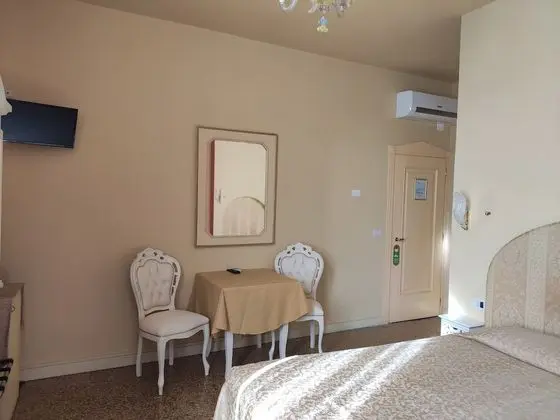 Standard Tek Büyük Yataklı Oda, Kanal Manzaralı