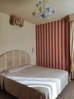 Standard Tek Büyük Yataklı Oda, Kanal Manzaralı