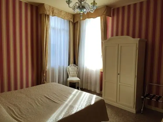 Standard Tek Büyük Yataklı Oda, Kanal Manzaralı