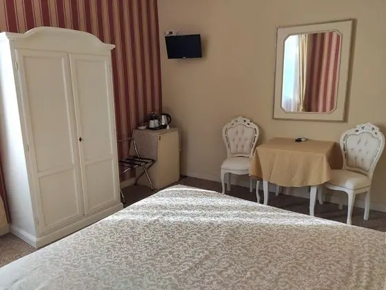 Standard Tek Büyük Yataklı Oda, Kanal Manzaralı