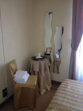 Üç Kişilik Oda, Ortak Banyo