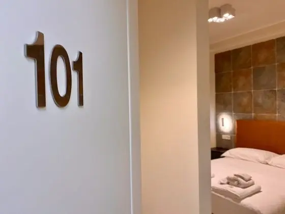 Comfort Tek Büyük veya İki Ayrı Yataklı Oda