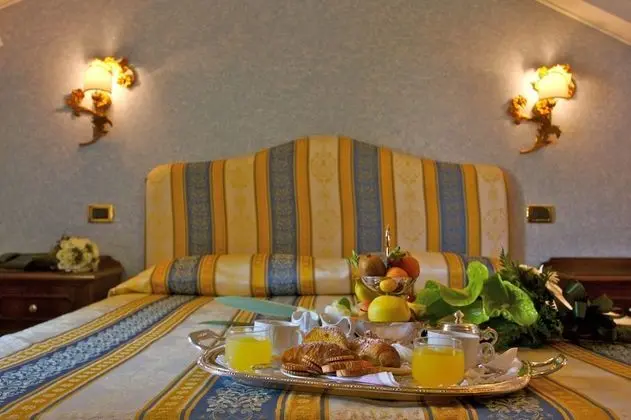 Classic Tek Büyük Yataklı Oda