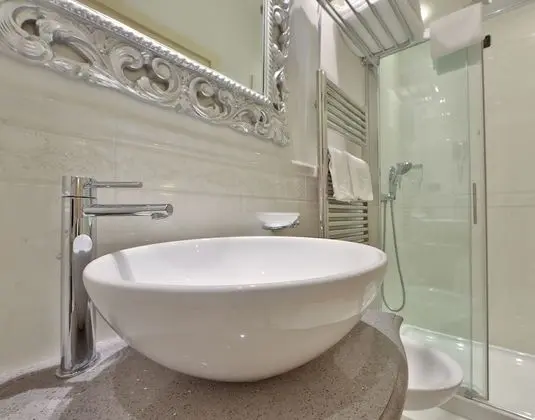 Classic Tek Büyük Yataklı Oda