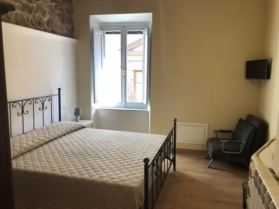 Standard Tek Büyük Yataklı Oda