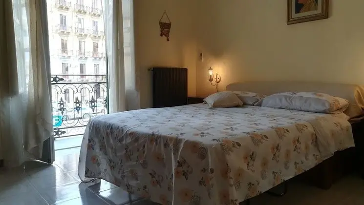 Tek Büyük Yataklı Oda, Ortak Banyo