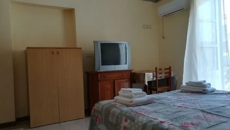 Tek Büyük Yataklı Oda, Ortak Banyo