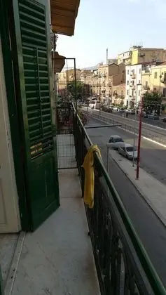 Tek Büyük Yataklı Oda, Ortak Banyo