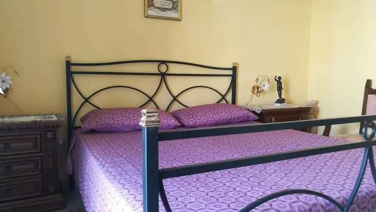 Tek Büyük Yataklı Oda (Private External Bathroom)