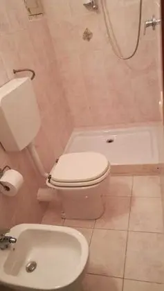 Tek Büyük Yataklı Oda (Private External Bathroom)