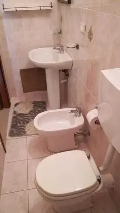 Tek Büyük Yataklı Oda (Private External Bathroom)