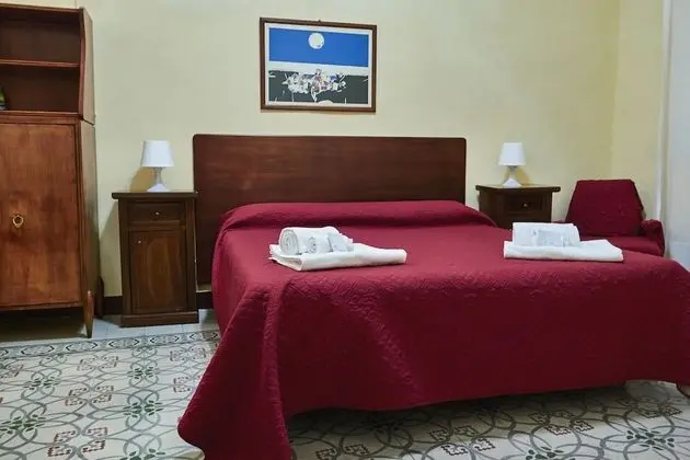 Standard Tek Büyük Yataklı Oda