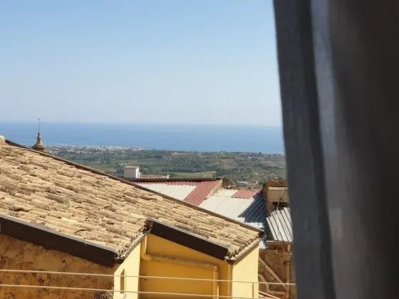 Üç Kişilik Oda, Deniz Manzaralı