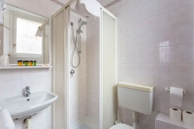 Superior Tek Büyük Yataklı Oda (extra bed)