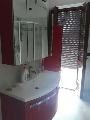 Tek Büyük Yataklı Oda, Ortak Banyo