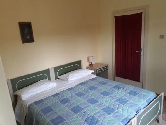 Tek Büyük veya İki Ayrı Yataklı Oda, Bahçe Manzaralı