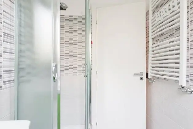 Dört Kişilik Oda, Ortak Banyo, Bahçe Manzaralı