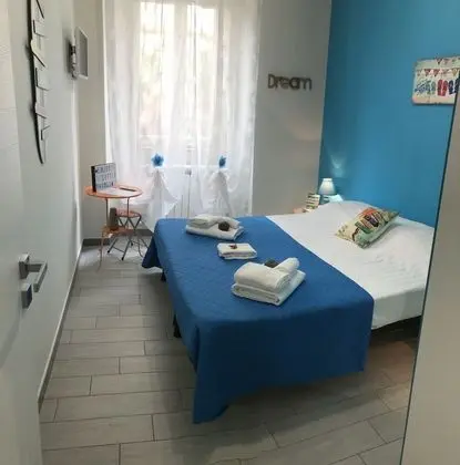 Tek Büyük veya İki Ayrı Yataklı Oda, Ortak Banyo