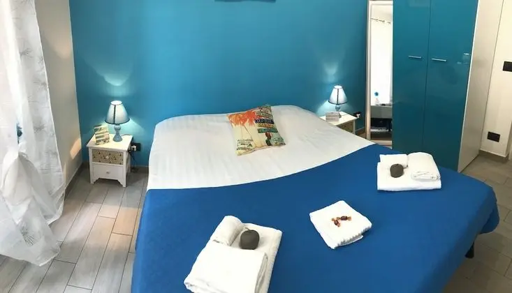 Tek Büyük veya İki Ayrı Yataklı Oda, Ortak Banyo