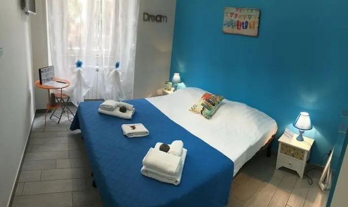 Tek Büyük veya İki Ayrı Yataklı Oda, Ortak Banyo