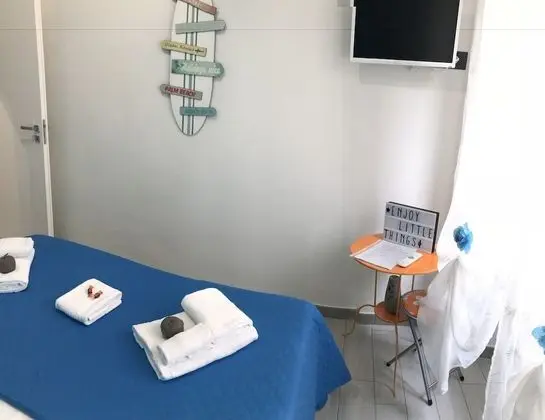 Tek Büyük veya İki Ayrı Yataklı Oda, Ortak Banyo