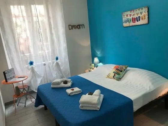 Tek Büyük veya İki Ayrı Yataklı Oda, Ortak Banyo