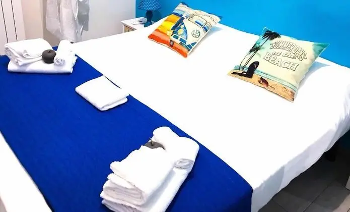 Tek Büyük veya İki Ayrı Yataklı Oda, Ortak Banyo