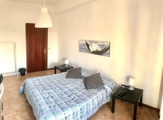 Tek Büyük veya İki Ayrı Yataklı Oda, Ortak Banyo (Anastasia)