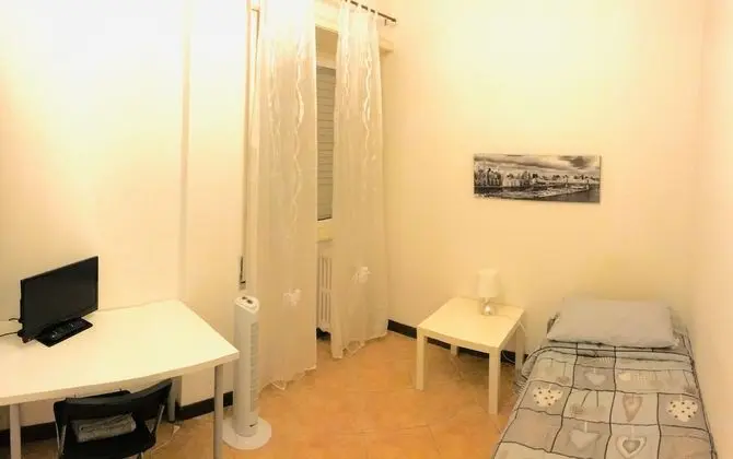 Tek Kişilik Oda, 1 Tek Kişilik Yatak, Ortak Banyo (Evita)