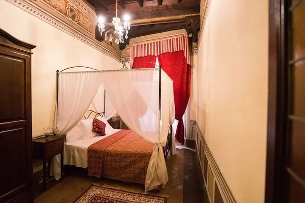 Tek Büyük Yataklı Oda, Ortak Banyo, Şehir Manzaralı