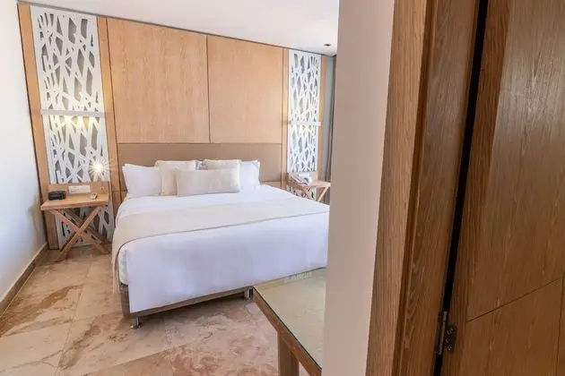 Luxury Oda