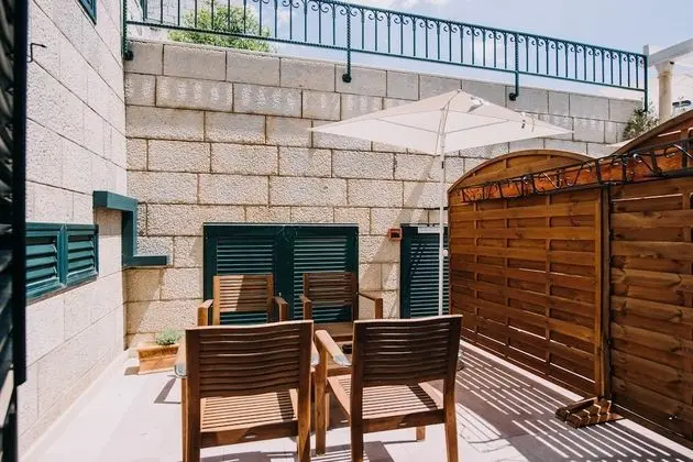 Deluxe Tek Büyük Yataklı Oda, Teras