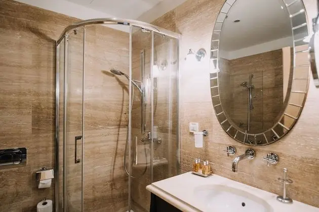 Deluxe Tek Büyük Yataklı Oda, Teras