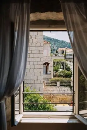 Superior Tek Büyük Yataklı Oda, Havuz Manzaralı