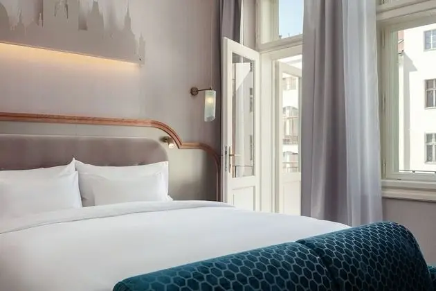 Tek Büyük Yataklı Oda, Balkon