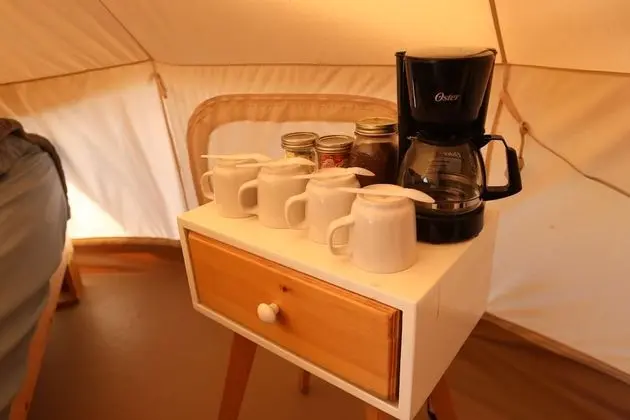Glamping Tent with Private Jacuzzi 3