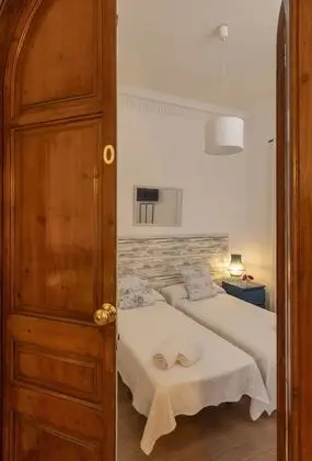 Tek Büyük Yataklı Oda, Ortak Banyo