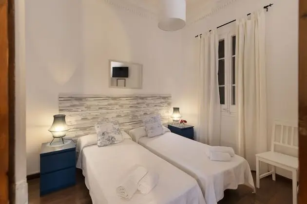 Tek Büyük Yataklı Oda, Ortak Banyo