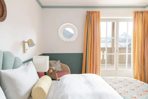 Tek Büyük Yataklı Oda, Balkon