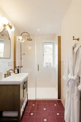 Tek Büyük Yataklı Oda, Balkon