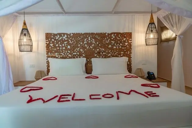 Luxury Dört Kişilik Oda, 1 Yatak Odası, Balkon, Kısmi Deniz Manzarası