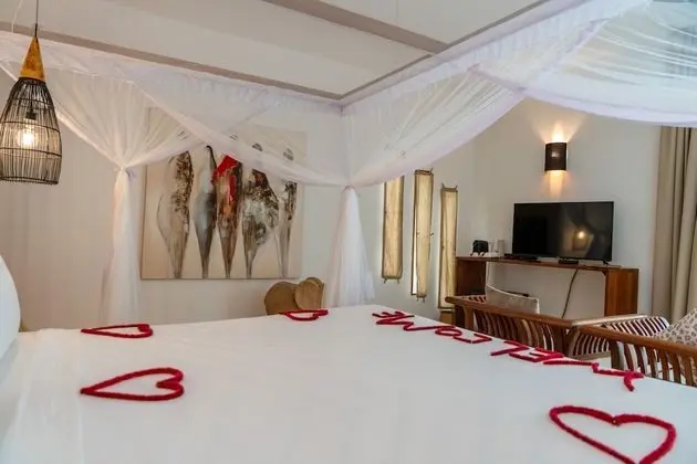 Luxury Dört Kişilik Oda, 1 Yatak Odası, Balkon, Kısmi Deniz Manzarası